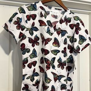Tasha + Me Floral Butterfly Scrub Top Size XS